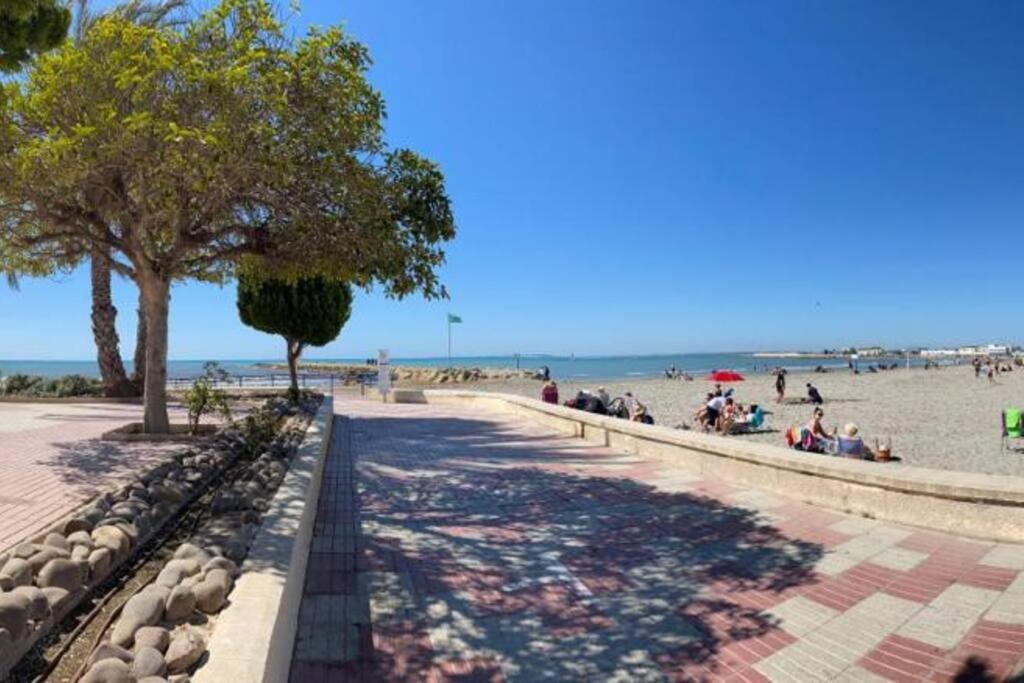 Apartamento Playa Levante Санта Пола Екстериор снимка